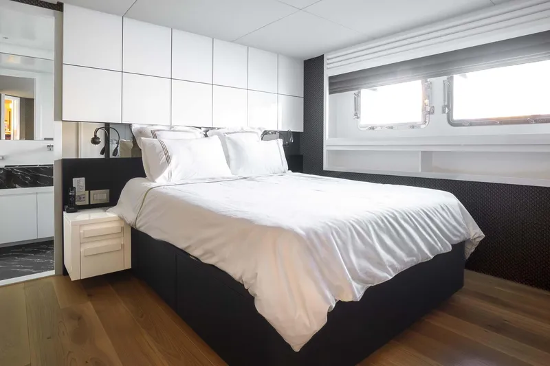 Ray Yacht Photos Pics bedroom of 2025 Numarine 32 XP yacht with modern design and natural light.