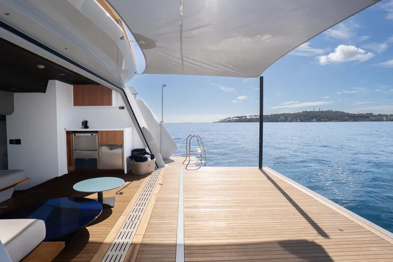 Ray Yacht Photos Pics 2025 Numarine 32 XP yacht