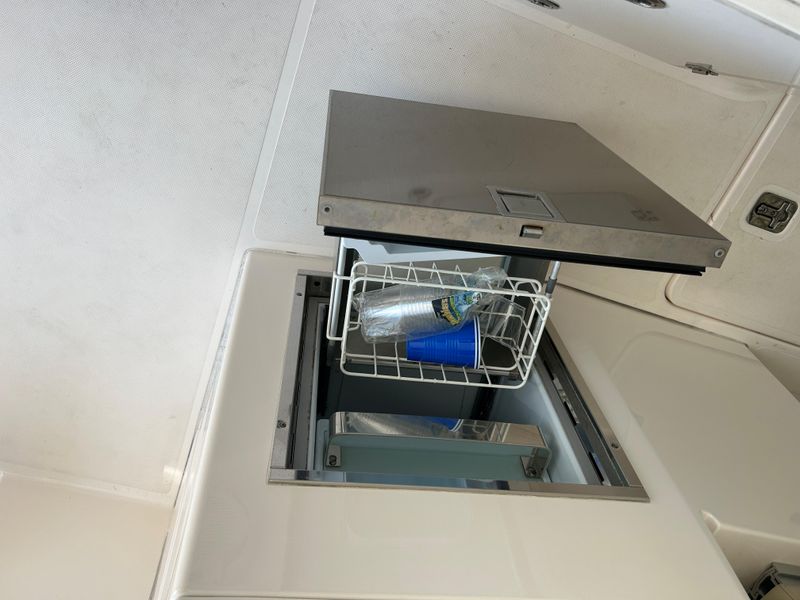 2017 Pursuit DC 325 Dual Console