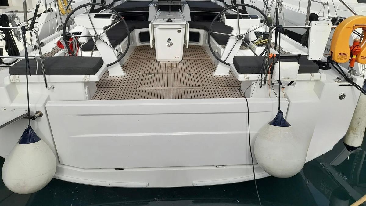 2022 Beneteau 52 