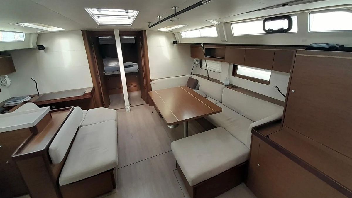 2022 Beneteau 52 