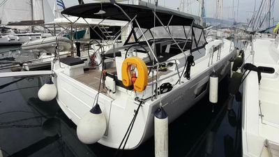 Yacht