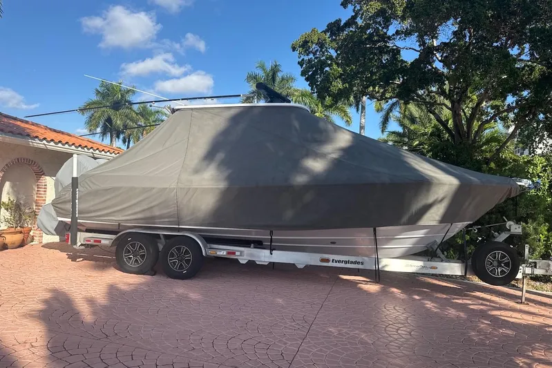 Hat Trick Yacht Photos Pics Full Cover