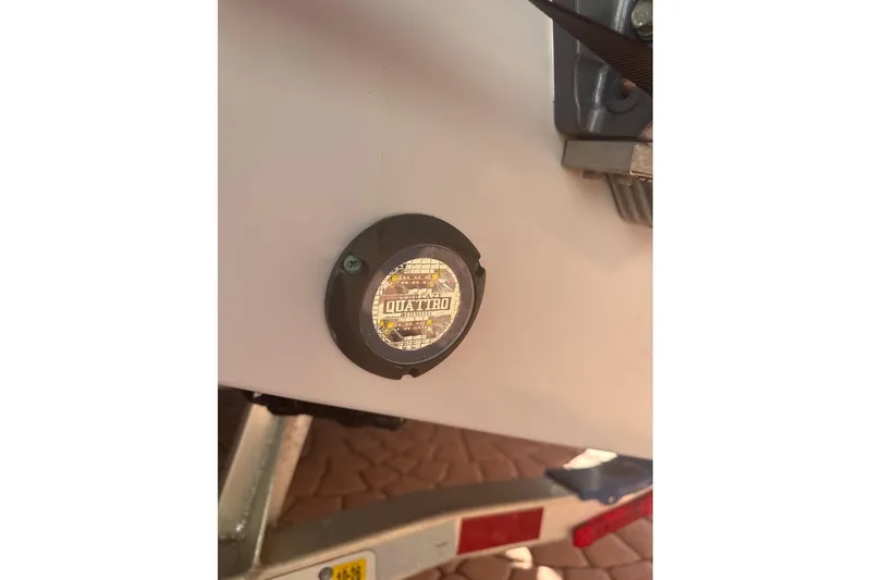 Hat Trick Yacht Photos Pics Underwater Lights