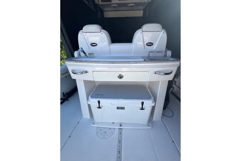 Hat Trick Yacht Photos Pics Fish station