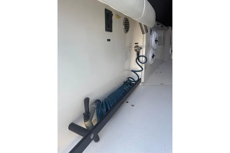 Hat Trick Yacht Photos Pics Fresh/Salt wash down