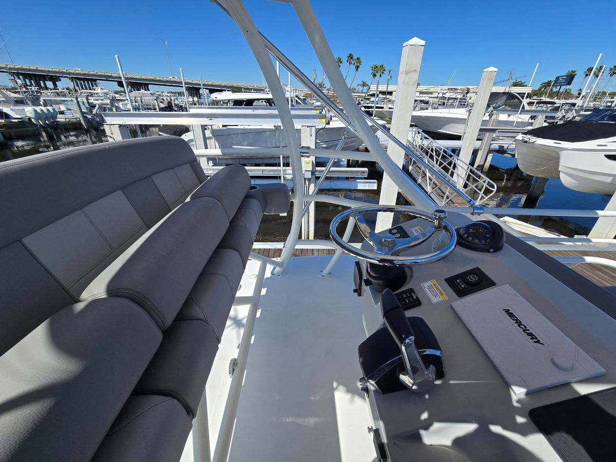 2023 Boston Whaler 42 