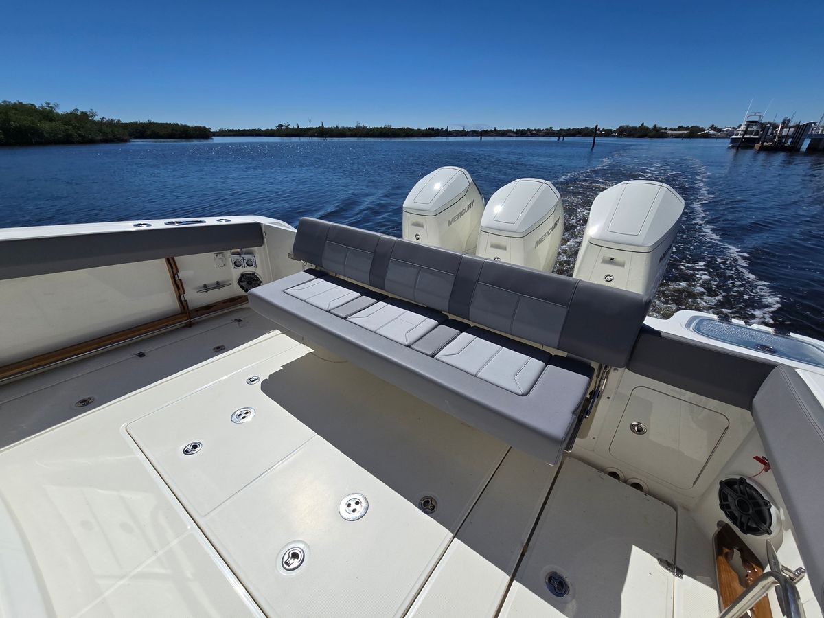 2023 Boston Whaler 42 