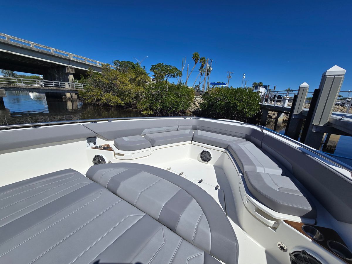 2023 Boston Whaler 42 