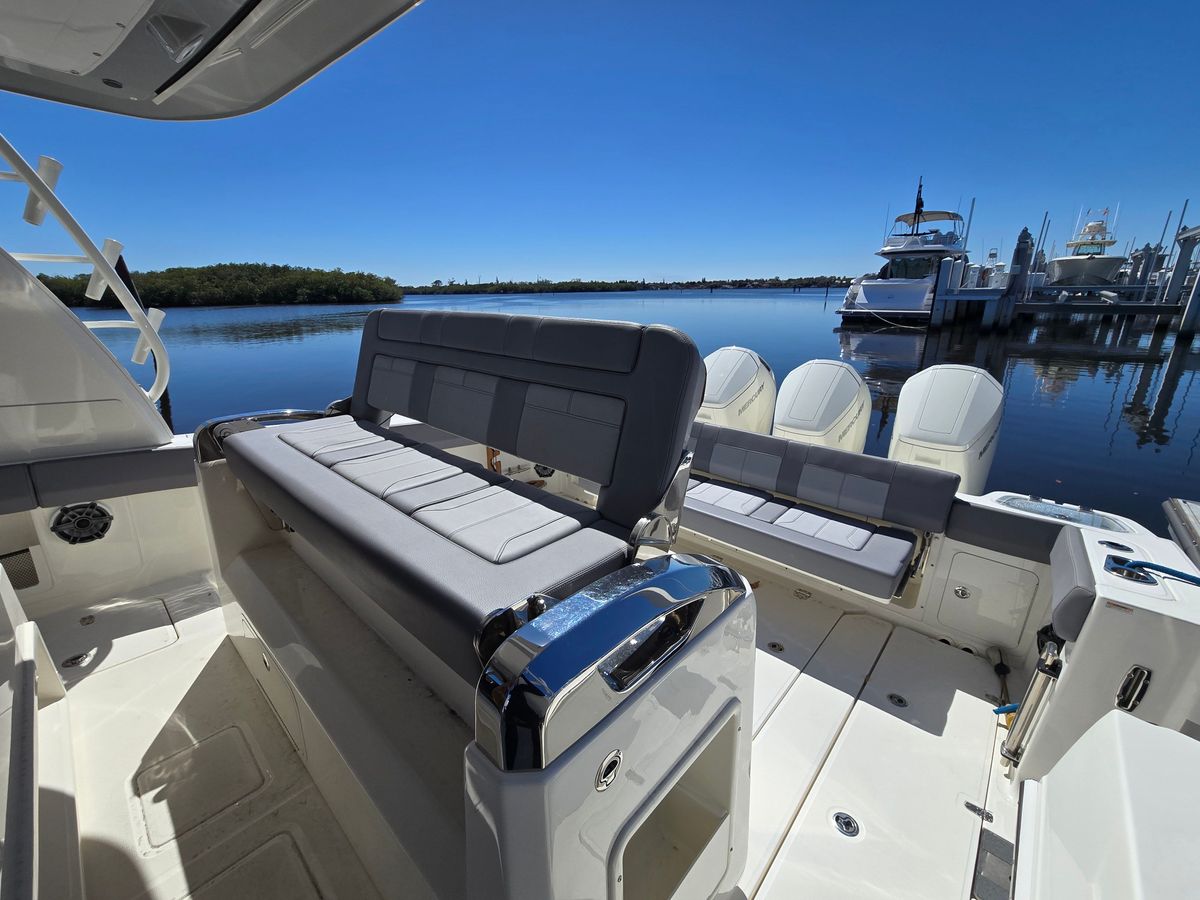 2023 Boston Whaler 42 