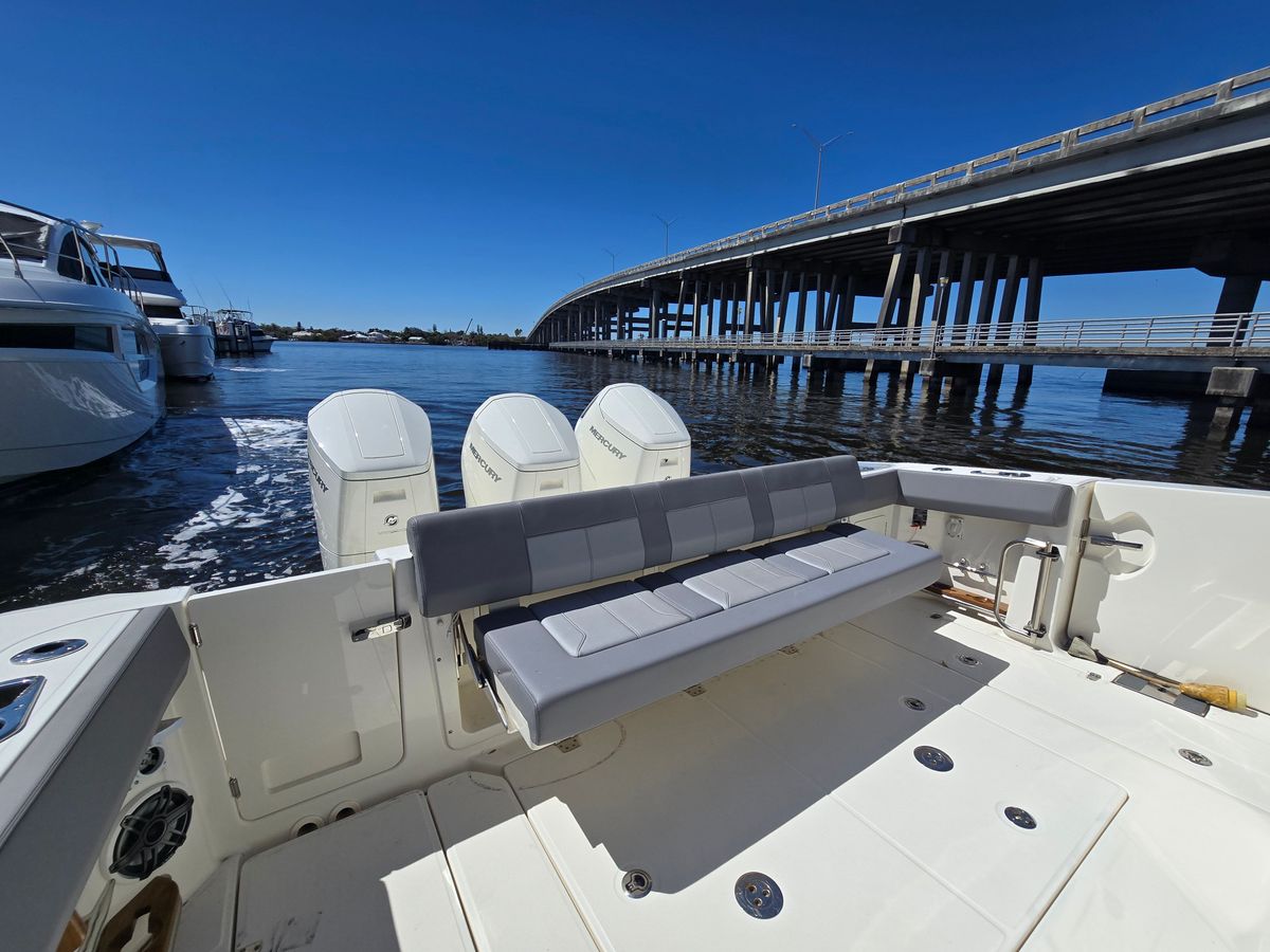 2023 Boston Whaler 42 