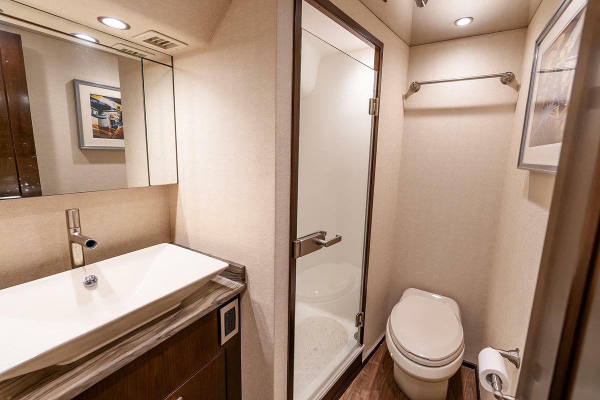 2015 Viking 76 