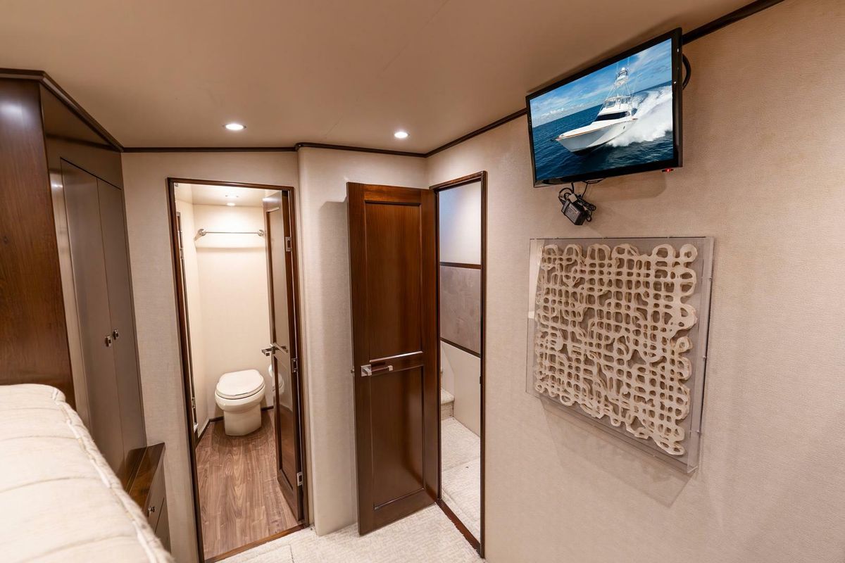 2015 Viking 76 