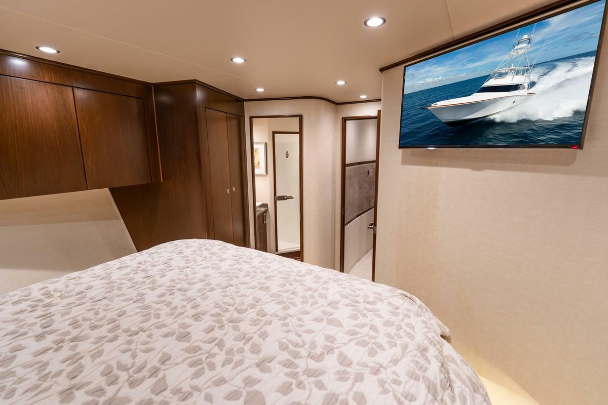 2015 Viking 76 