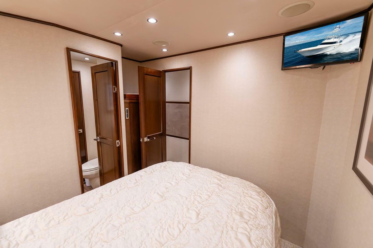 2015 Viking 76 