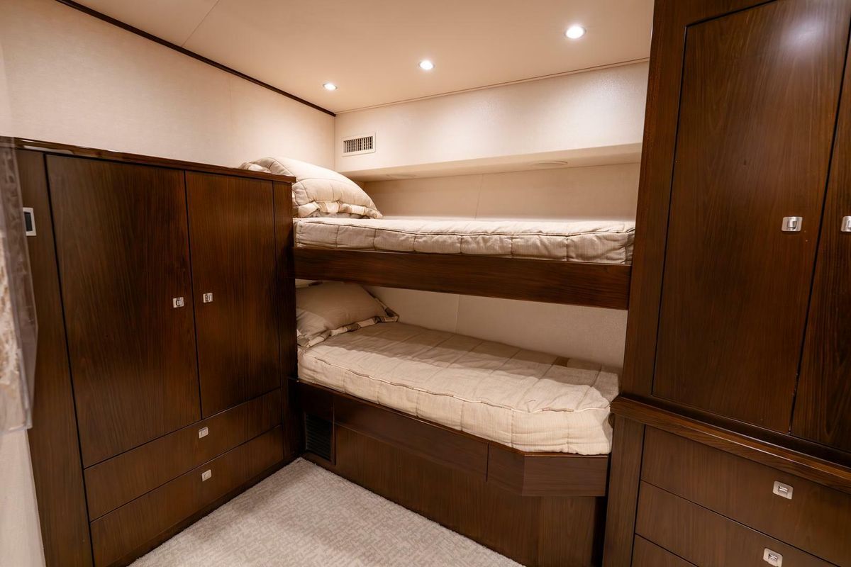 2015 Viking 76 
