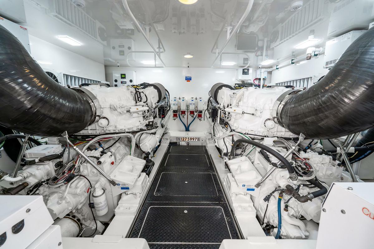 2015 Viking 76 
