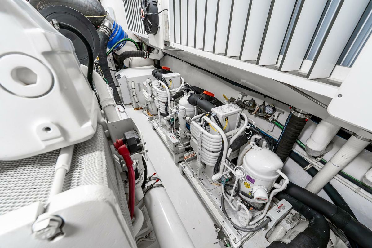 2015 Viking 76 