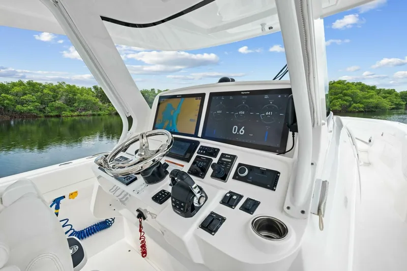 Galati Yacht Sales Trade Yacht Photos Pics 2020 Intrepid 400 CC - Helm