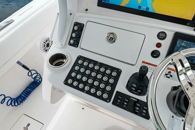 Galati Yacht Sales Trade Yacht Photos Pics 2020 Intrepid 400 CC - Helm and Electronics