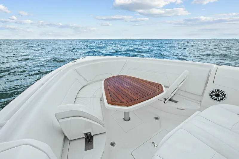 Galati Yacht Sales Trade Yacht Photos Pics 2020 Intrepid 400 CC - Bow