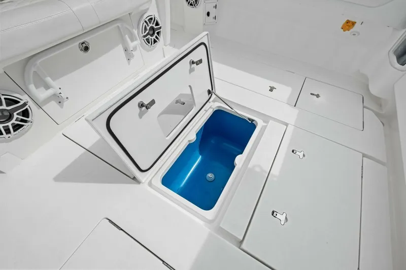 Galati Yacht Sales Trade Yacht Photos Pics 2020 Intrepid 400 CC - Cockpit Storage