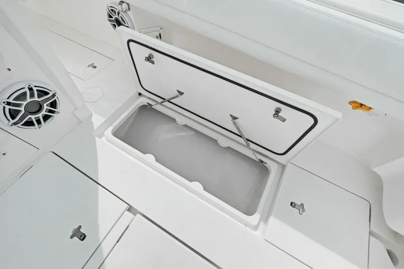 Galati Yacht Sales Trade Yacht Photos Pics 2020 Intrepid 400 CC - Cockpit Storage