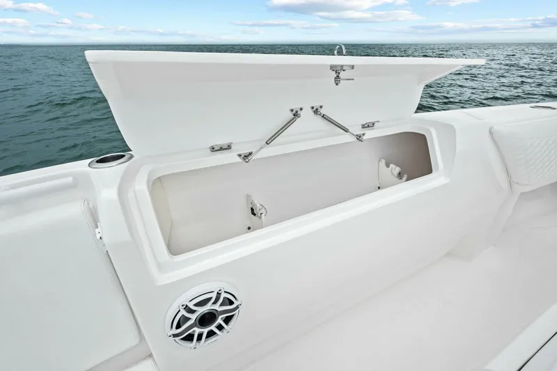Galati Yacht Sales Trade Yacht Photos Pics 2020 Intrepid 400 CC - Cockpit Storage