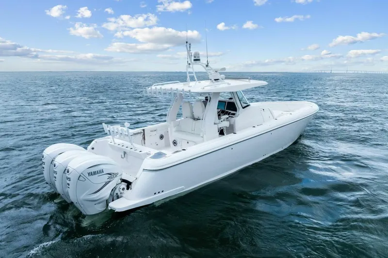 Galati Yacht Sales Trade Yacht Photos Pics 2020 Intrepid 400 CC - Profile