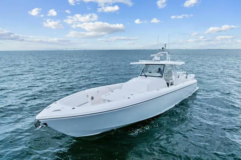 Galati Yacht Sales Trade Yacht Photos Pics 2020 Intrepid 400 CC - Profile