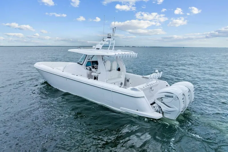 Galati Yacht Sales Trade Yacht Photos Pics 2020 Intrepid 400 CC - Profile