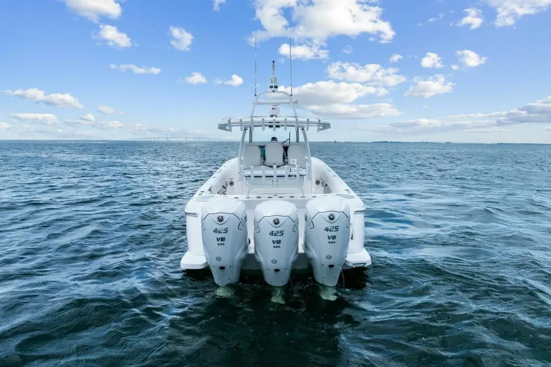 Galati Yacht Sales Trade Yacht Photos Pics 2020 Intrepid 400 CC - Profile