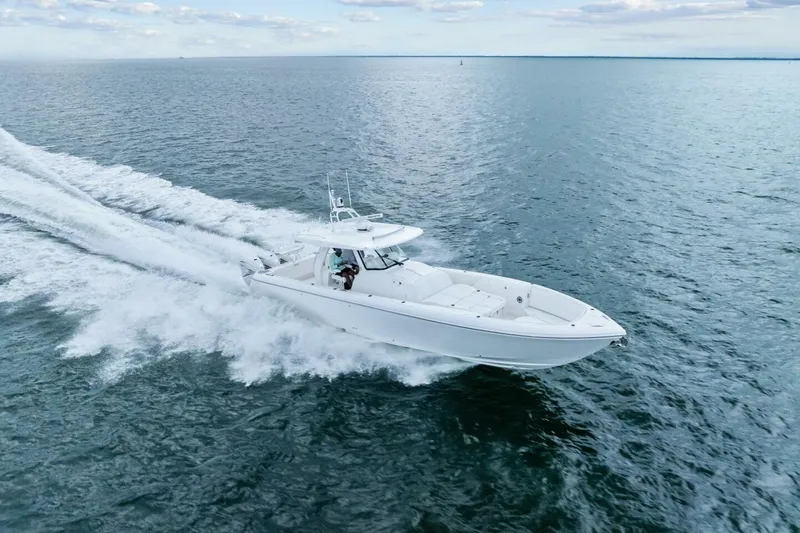 Galati Yacht Sales Trade Yacht Photos Pics 2020 Intrepid 400 CC - Profile