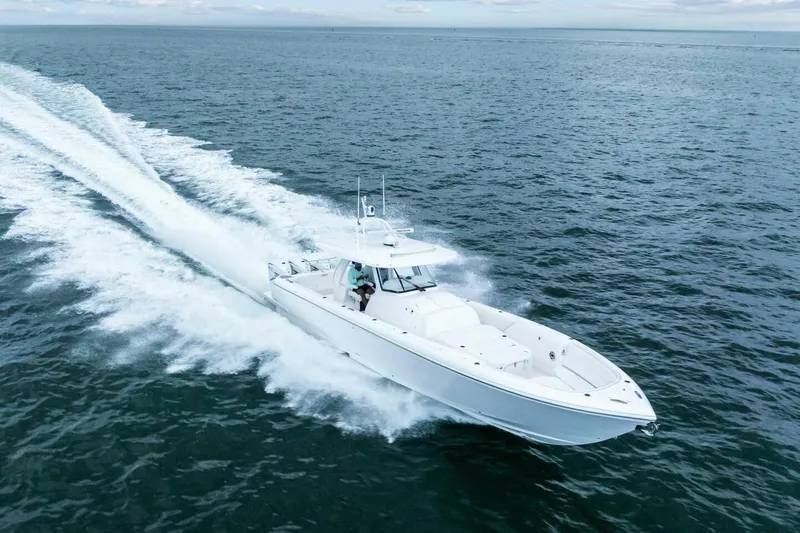 Galati Yacht Sales Trade Yacht Photos Pics 2020 Intrepid 400 CC - Profile