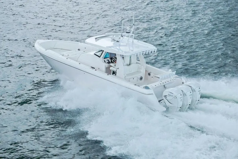 Galati Yacht Sales Trade Yacht Photos Pics 2020 Intrepid 400 CC - Profile