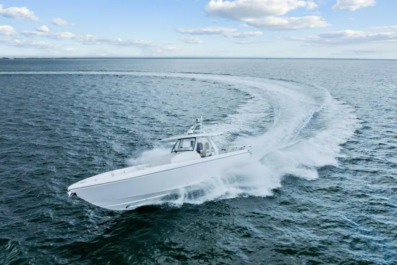 Galati Yacht Sales Trade Yacht Photos Pics 2020 Intrepid 400 CC - Profile