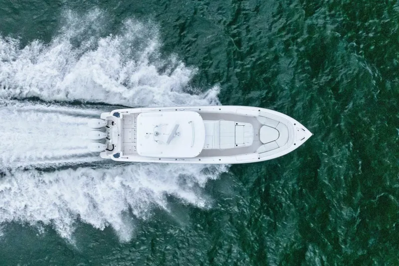 Galati Yacht Sales Trade Yacht Photos Pics 2020 Intrepid 400 CC - Profile