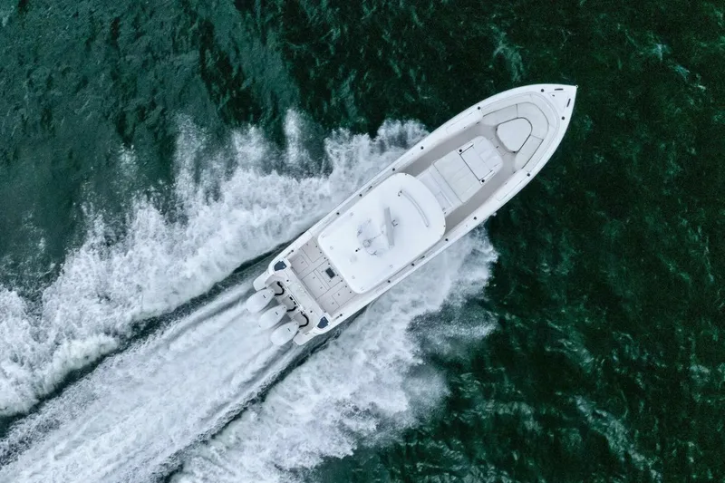 Galati Yacht Sales Trade Yacht Photos Pics 2020 Intrepid 400 CC - Profile