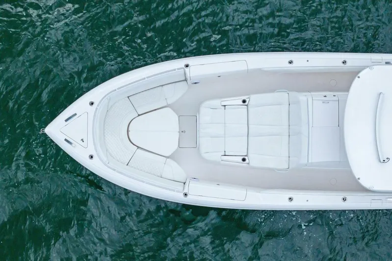 Galati Yacht Sales Trade Yacht Photos Pics 2020 Intrepid 400 CC - Profile