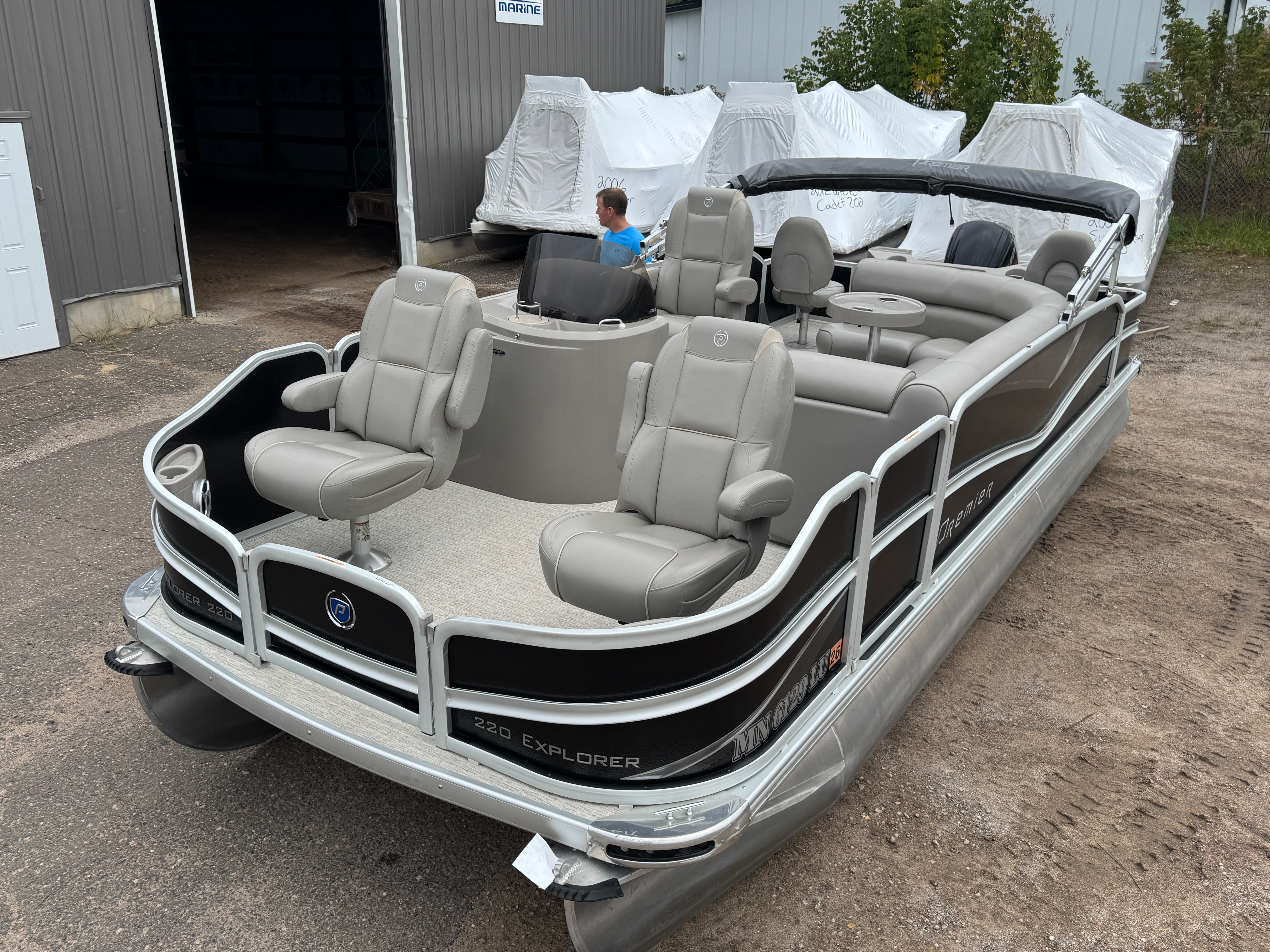Premier 220 Explorer Pontoon