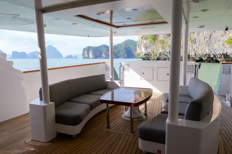 Berzinc Yacht Photos Pics BERZINC - Long Range Family Voyager