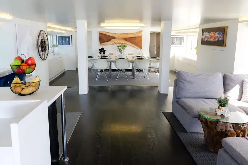 Berzinc Yacht Photos Pics BERZINC - Long Range Family Voyager