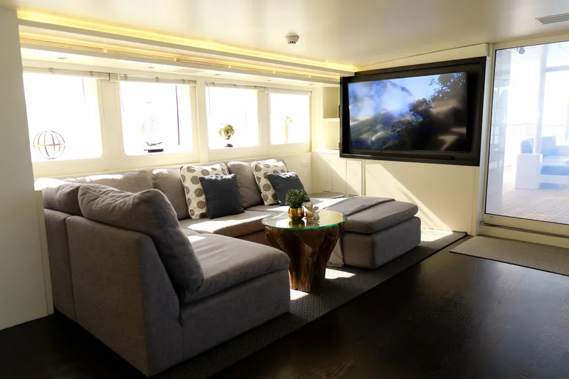 Berzinc Yacht Photos Pics BERZINC - Long Range Family Voyager