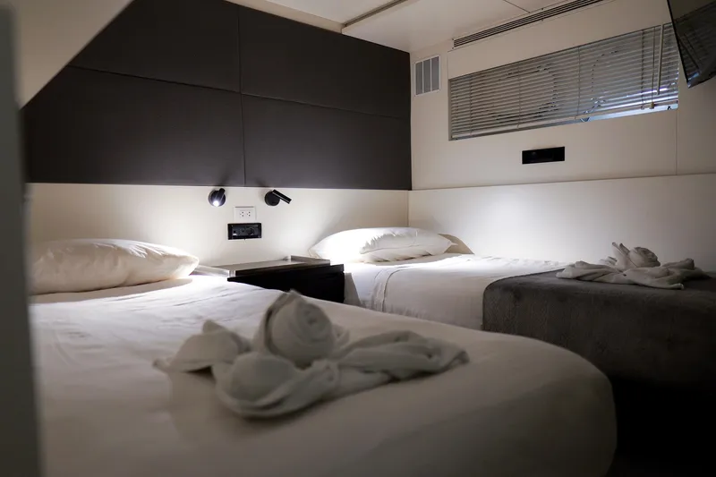 Berzinc Yacht Photos Pics BERZINC - Long Range Family Voyager