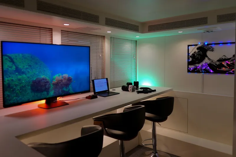 Berzinc Yacht Photos Pics BERZINC - Long Range Family Voyager