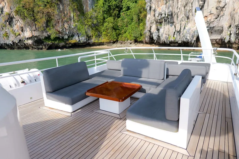 Berzinc Yacht Photos Pics BERZINC - Long Range Family Voyager