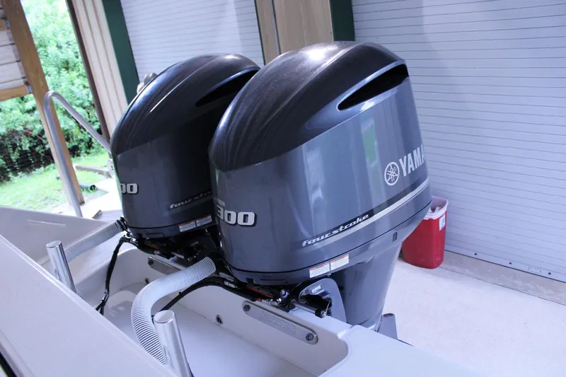  Yacht Photos Pics Twin Yamaha 300 outboard engines on a 2017 Jupiter 30 HFS boat.