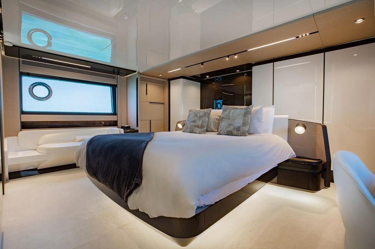 2022 Azimut 94 