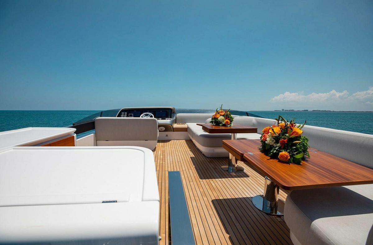 2022 Azimut 94 