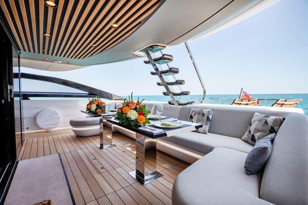 2022 Azimut 94 